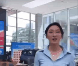 美女直播卖车一直露“内裤”！驳情色吸睛！业者：她是有家庭的- 生活百态